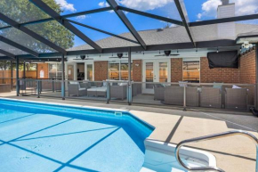 NEWLY RENOVATED Luxe 4 Bedroom Retreat with Pool plus Game Room and Bunk Room PERFECT for Family Fun in Perdido Key